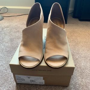 Lucky Brand tan booties size 8.